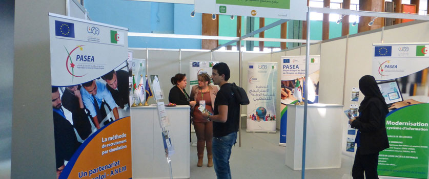 Le salon national de l'emploi d'Alger