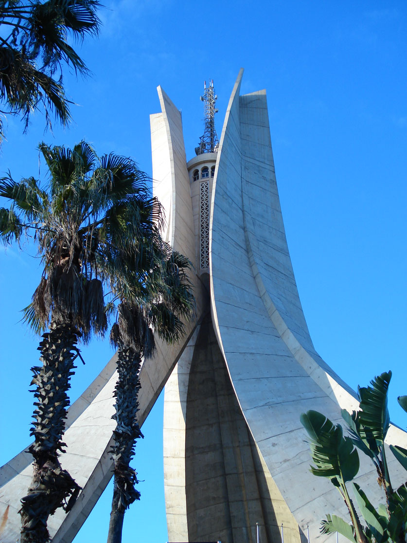 Photo du mémorial du martyr (makam el chahid) à Alger