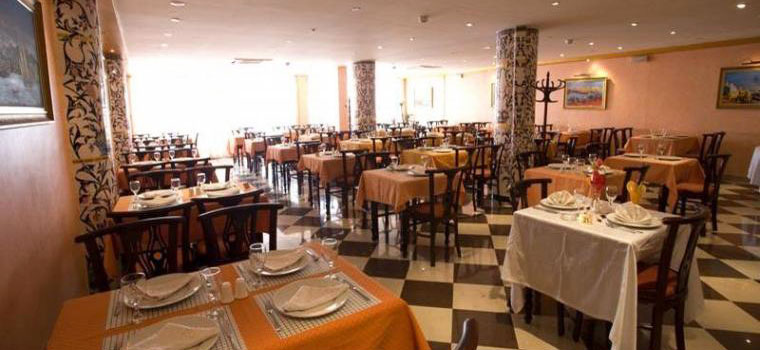 Le resraurant de l'hôtel Abasside Palace à Staoueli (Alger)
