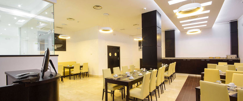 Le restaurant de l'hôtel Best Night à Alger
