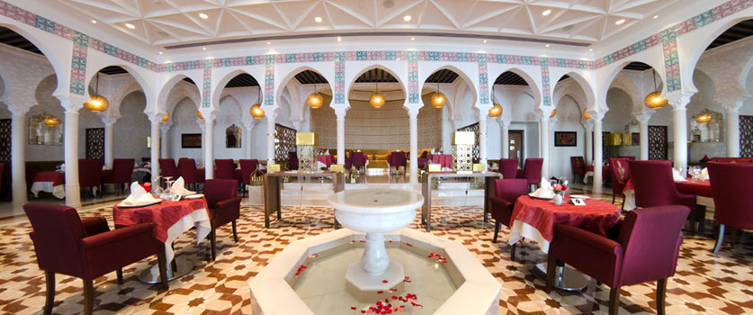 Un restaurant de l'hôtel El Aurassi à Alger
