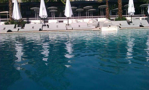 La piscine de l'hôtel Emir de Chéraga