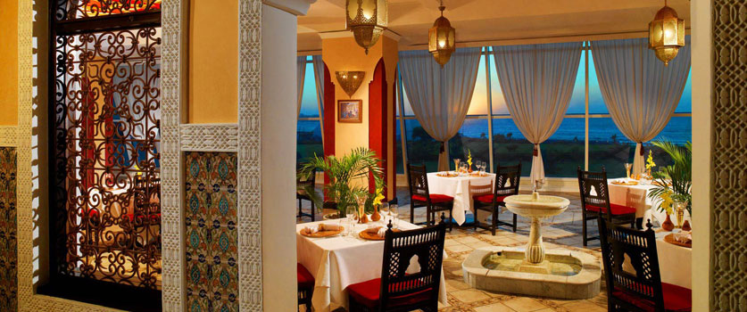 Le bar Le Café de l'hôtel Sheraton d'Alger